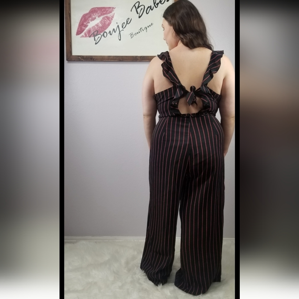 NWT Plus Size Adorable Wide Leg Pin Stripe Jumpsuit